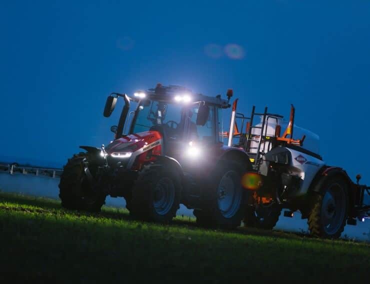 technology-and-innovation-tractors-mf-5s-led-lights-740x568