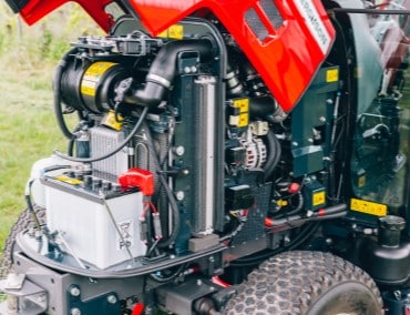 Technology-and-innovation-tractors-mf-1700-m-engines-370x284